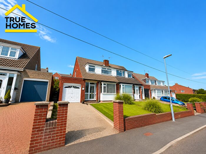 3 Bedroom Semi-Detached House For Sale In Knoll Rise, Gateshead, NE11