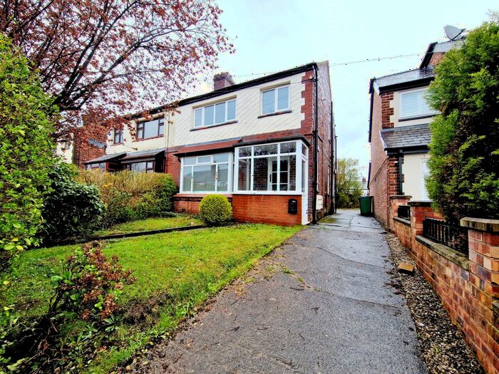 3 Bedroom Semi-Detached House To Rent In Lime Grove, Prestwich, Manchester, M25