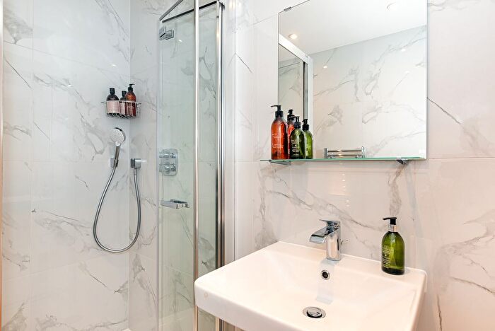 2 Bedroom Flat To Rent In Collingham Place, Gloucester Road, SW5