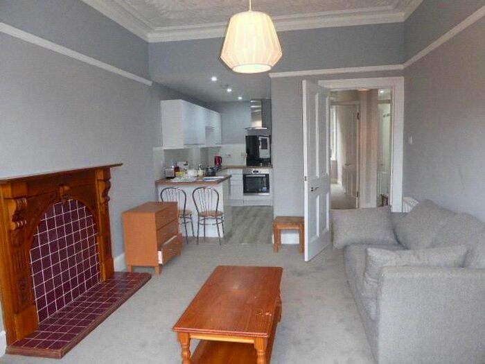 2 Bedroom Flat To Rent In Tantallon Road, Shawlands, Glasgow, G41