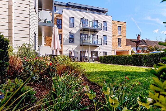 2 Bedroom Flat To Rent In Campbell House, Queens Road, Weybridge, KT13