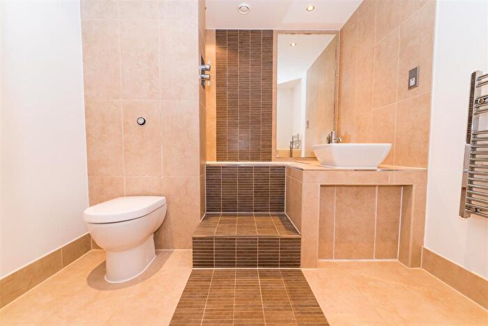 2 Bedroom Apartment To Rent In Jefferson Place, Fernie Street, Manchester, M4