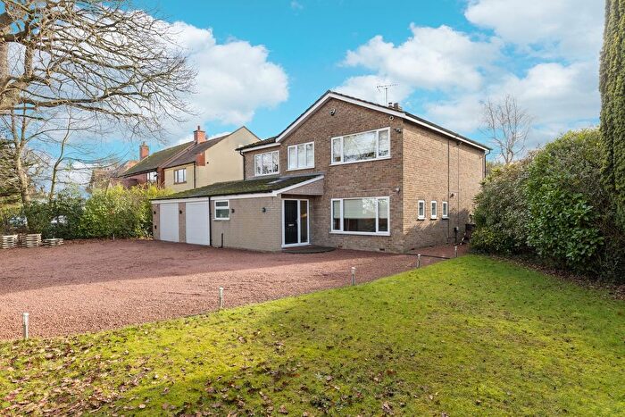 4 Bedroom Detached House For Sale In Leeds Road, Selby, North Yorkshire, YO8