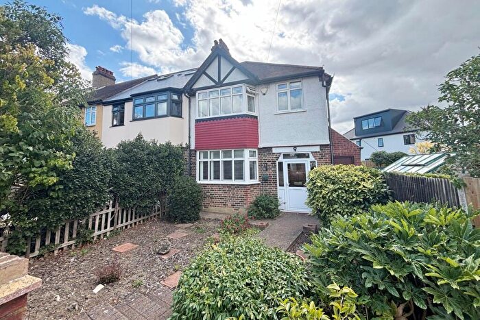 3 Bedroom End Of Terrace House For Sale In Crossways Road, Beckenham, BR3