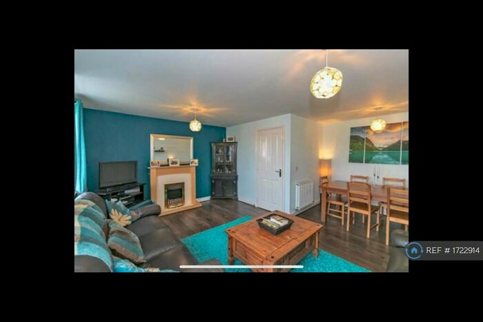 4 Bedroom Semi-Detached House To Rent In Warwick Avenue, Milton Keynes, MK10