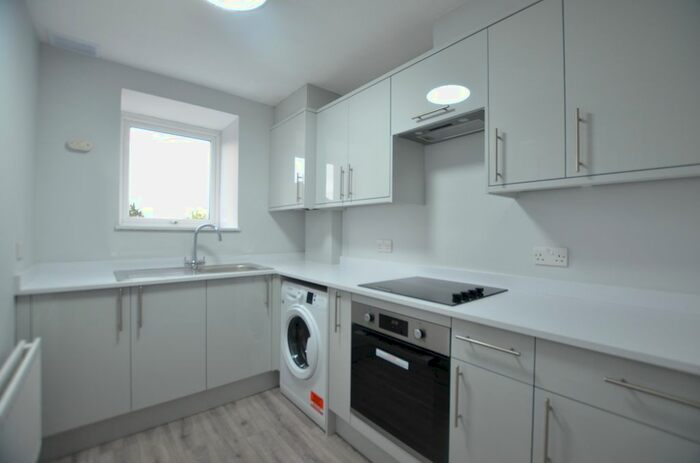 1 Bedroom Flat To Rent In Alexandra House, A Alexandra Avenue, Camberley, GU15