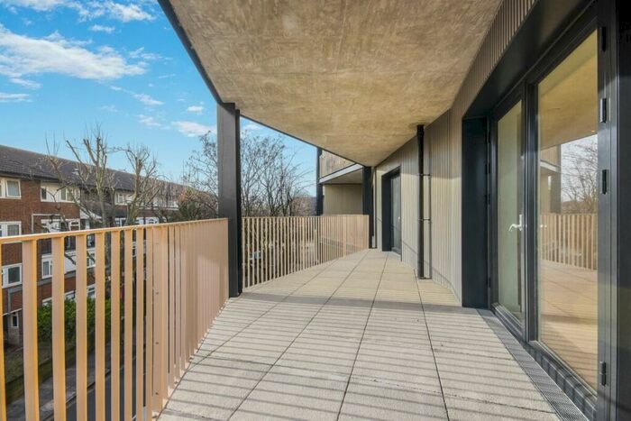 2 Bedroom Apartment To Rent In Dockley Road London, SE16