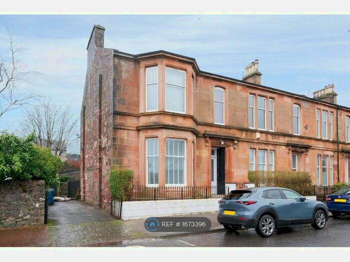 3 Bedroom Flat To Rent In George Street, Helensburgh, G84
