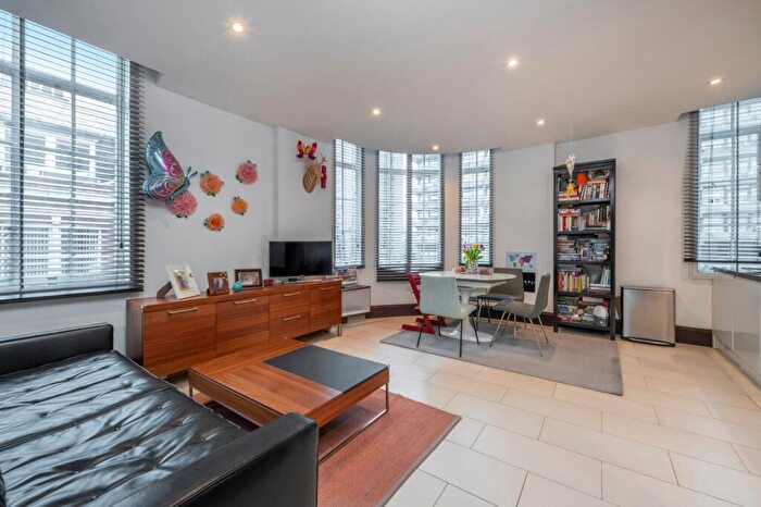 2 Bedroom Flat For Sale In Carthusian Street, Clerkenwell, EC1M