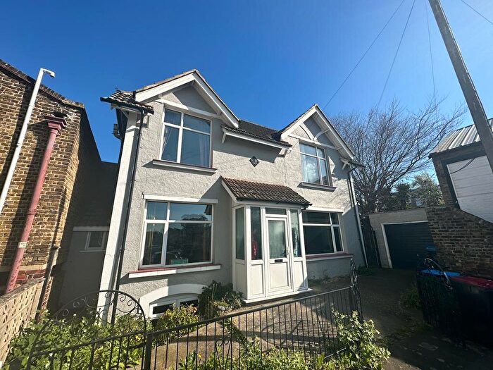 3 Bedroom Detached House To Rent In Upper Grove, Margate, Kent, CT9