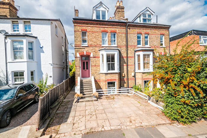2 Bedroom Maisonette For Sale In Devonshire Road, London, SE23