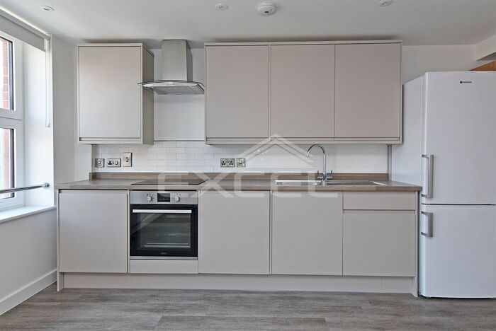 2 Bedroom Flat To Rent In Loveridge Rd, Kilburn, London, NW6