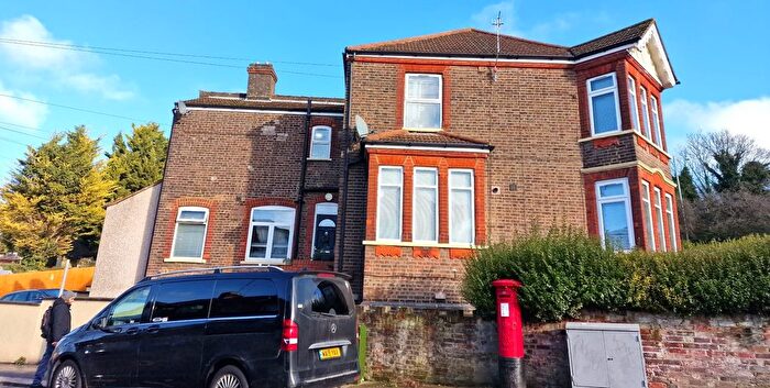 6 Bedroom Block Of Flats For Sale In High Town Road, Luton, LU2