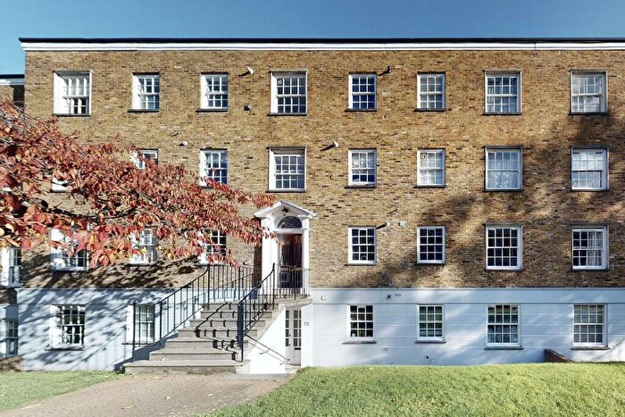 2 Bedroom Apartment To Rent In Compton Road, London, N1