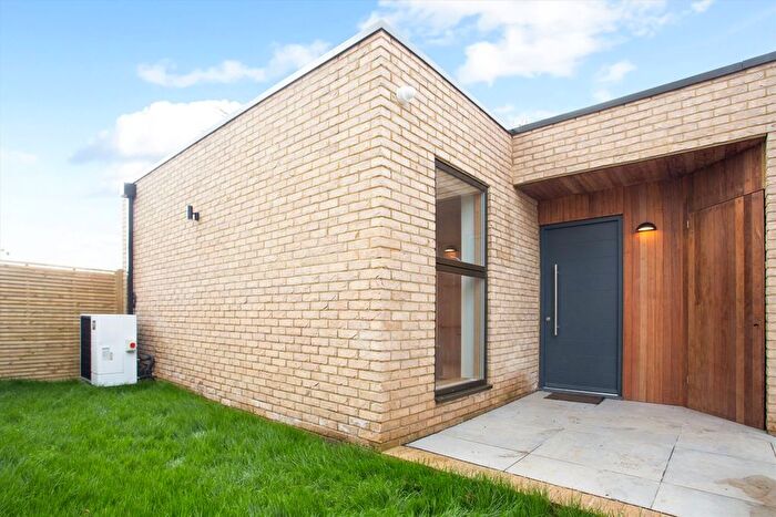 3 Bedroom Property To Rent In Hillside Road, London, SW2