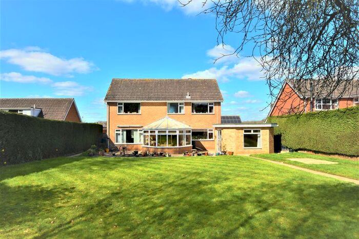 4 Bedroom Detached House For Sale In The Paddock, Sudbrooke, Lincoln, LN2