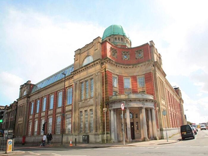 4 Bedroom Flat To Rent In Old Arts College, Newport, NP19
