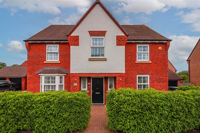 4 Bedroom Detached House For Sale In Water Furrows, Long Itchington, Southam, CV47