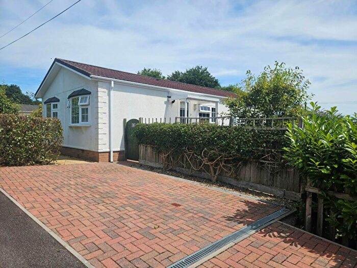 2 Bedroom Park Home For Sale In Honicombe Park, Harrowbarrow, PL17