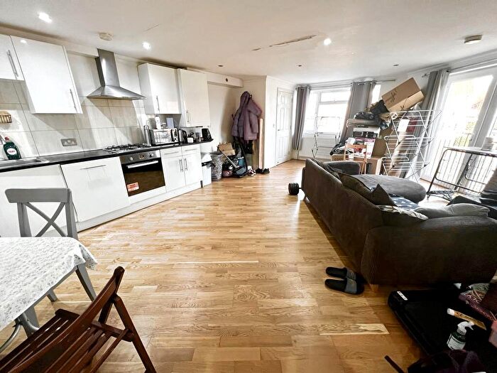 2 Bedroom Flat To Rent In Walton Avenue, Harrow, HA2