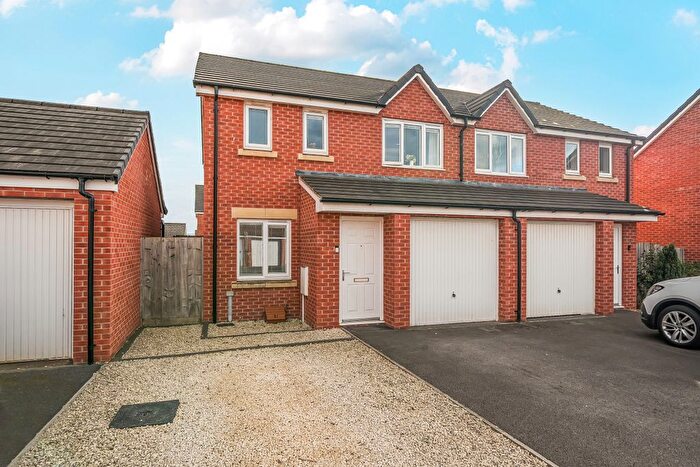 3 Bedroom Semi-Detached House For Sale In Hob Close, Monkton Heathfield, TA2