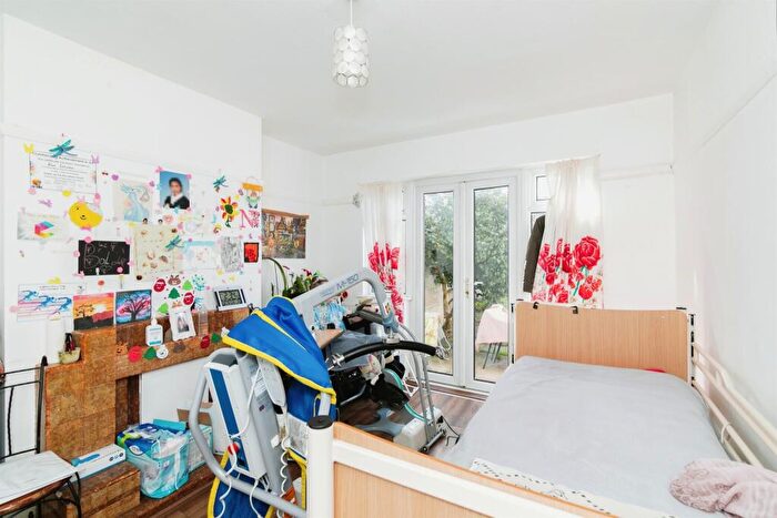 3 Bedroom Terraced House For Sale In Sandringham Road, Barking, IG11