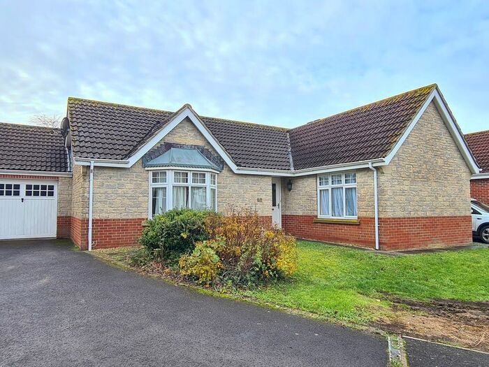 3 Bedroom Detached Bungalow To Rent In Monmouth Farm Close, Pawlett, Bridgwater, TA6
