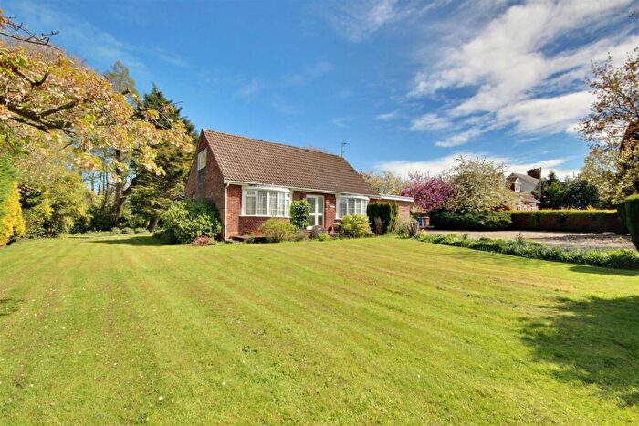 4 Bedroom Detached Bungalow For Sale In Main Road, Skirlaugh, Hull, HU11