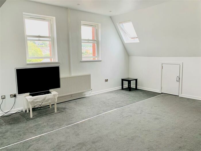 1 Bedroom Flat To Rent In High Street, Merthyr Tydfil, CF47