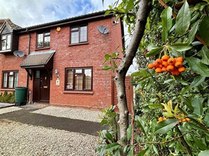 3 Bedroom End Of Terrace House To Rent In Lichfield Close, Chelmsford, CM1