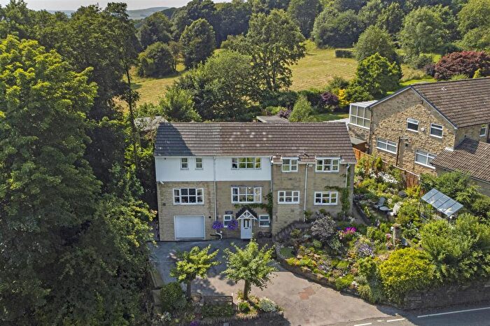 4 Bedroom Detached House For Sale In Bradfives Lodge, Windle Royd Lane, Halifax, West Yorkshire, HX2