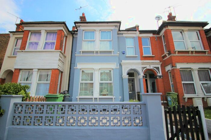 3 Bedroom Terraced House To Rent In West Road, SS0