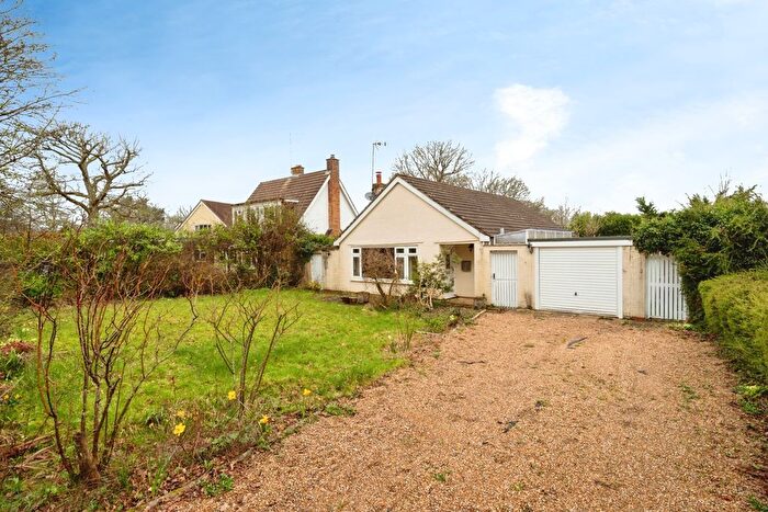 2 Bedroom Bungalow For Sale In Hackwood, Robertsbridge, East Sussex, TN32