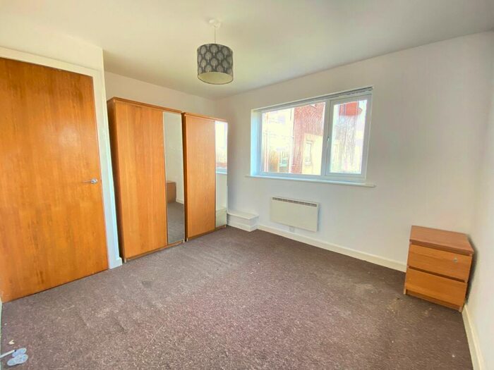 3 Bedroom Flat To Rent In Foster Street, Salford, M5