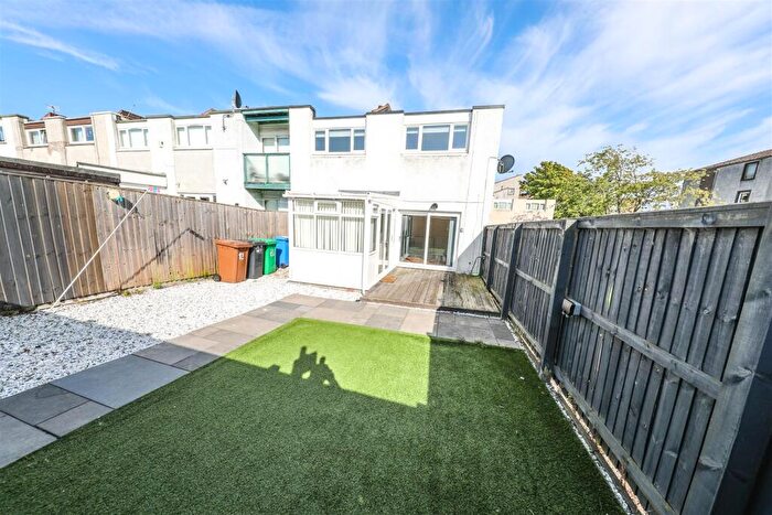 3 Bedroom End Of Terrace House For Sale In Dunbeath Drive, Glenrothes, KY7