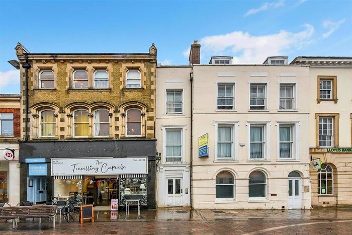 1 Bedroom Flat To Rent In High Street, Andover, SP10