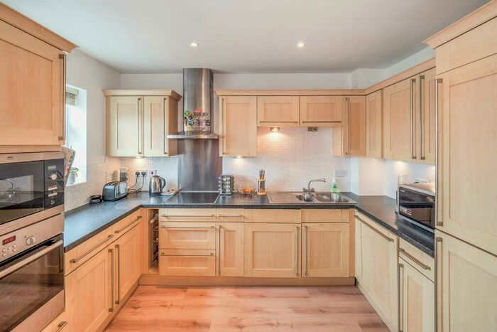 4 Bedroom Flat To Rent In Bread And Meat Close, Warwick, CV34