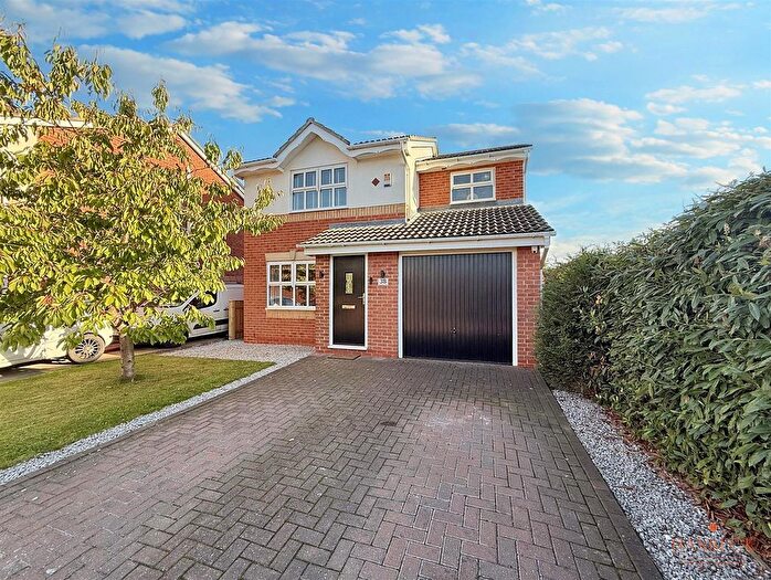 3 Bedroom Detached House For Sale In Sovereign Way, Kingswood, HU7