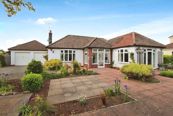 3 Bedroom Bungalow For Sale In Church Road, Easton-in-Gordano, Bristol, BS20