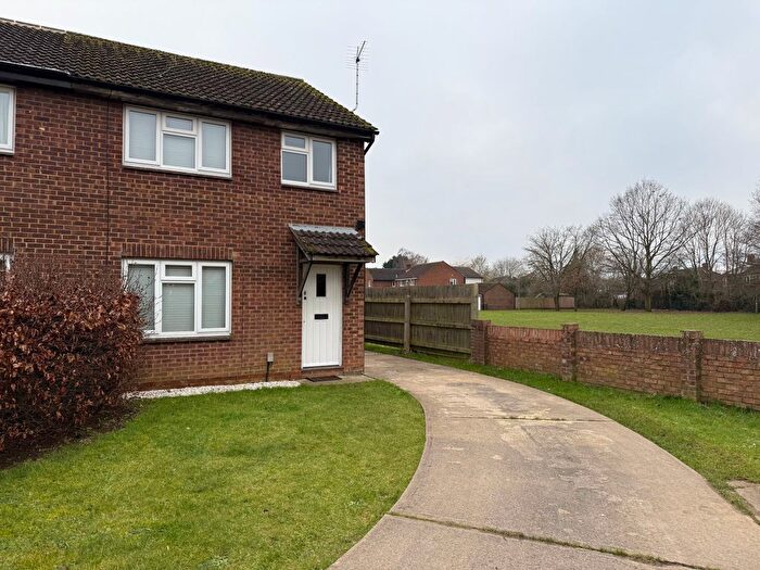 3 Bedroom End Of Terrace House To Rent In Carse Close, Abingdon, Oxfordshire, OX14
