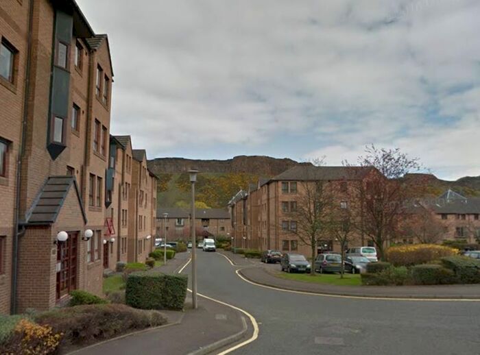 1 Bedroom Flat To Rent In Parkside Terrace, Newington, Edinburgh, EH16