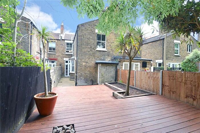 1 Bedroom Flat For Sale In Ivydale Road, London, SE15