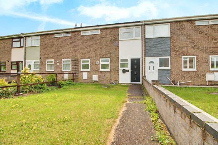 3 Bedroom Town House To Rent In Naseby Gardens, St. Neots, PE19