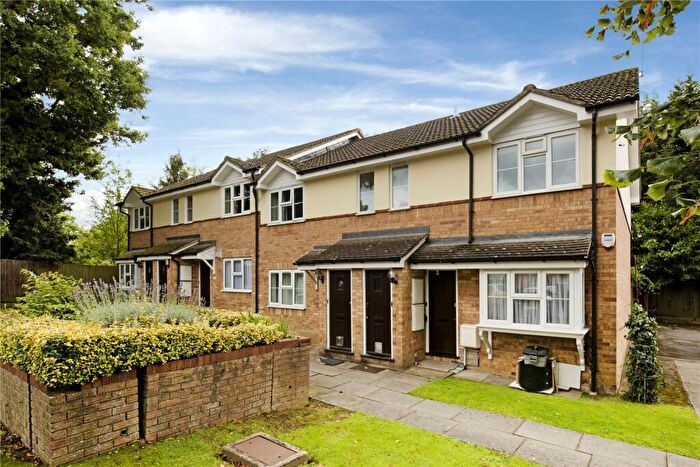 1 Bedroom Maisonette To Rent In Hawes Close, Northwood, Middlesex, HA6