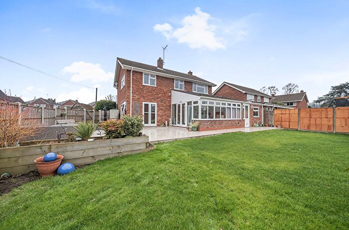 4 Bedroom Detached House For Sale In Paddock Close, Pershore, WR10