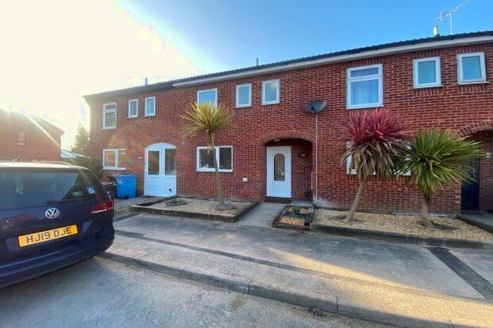 3 Bedroom Property To Rent In Thorncombe Close, Poole, BH17