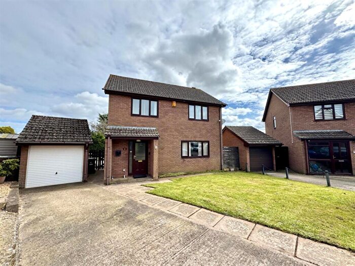 4 Bedroom Detached House For Sale In Castle Gardens, Caldicot, NP26