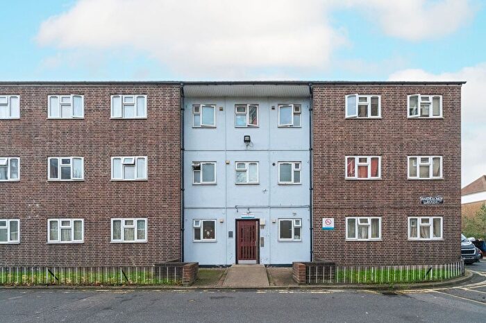 2 Bedroom Flat To Rent In Denmark Road, Camberwell, London, SE5