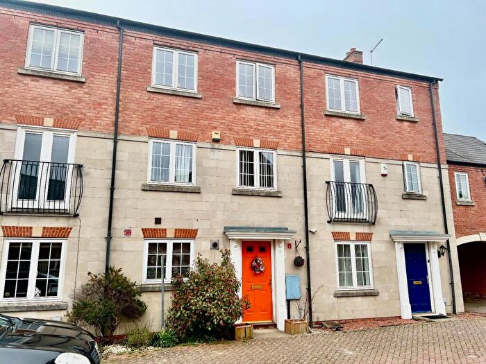 4 Bedroom Town House For Sale In Thistle Drive, Desborough, Kettering, NN14