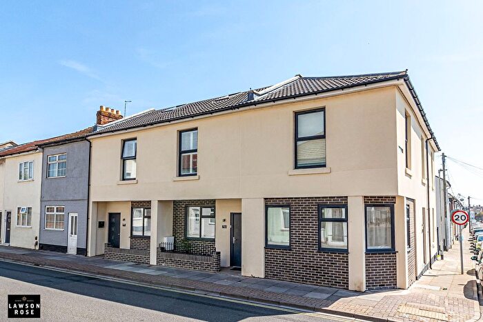 3 Bedroom Town House For Sale In Highland Road, Southsea, PO4